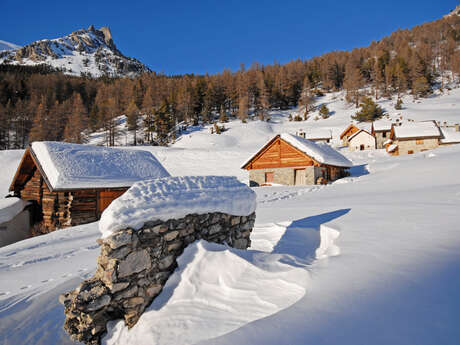 Les chalets des Acles en raquettes