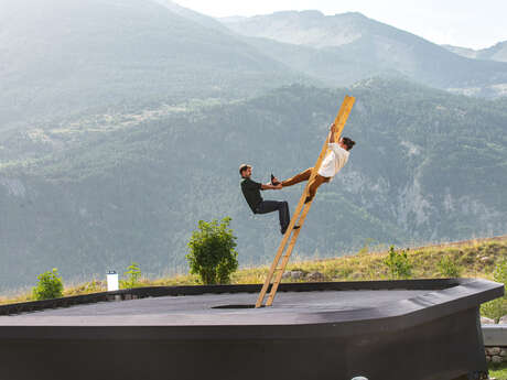 Les Fêtes de la Chartreuse :  Spectacle de cirque contemporain "le poids des nuages"