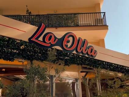 La Olla Pub Restaurant