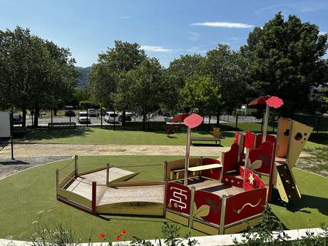 Aire de jeux  Odile Mouzard