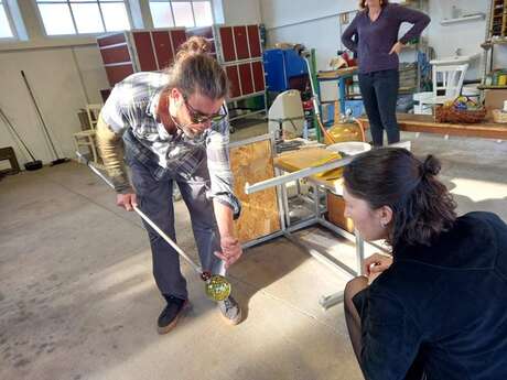 Discovery workshop: Blow or sculpt your own glass object