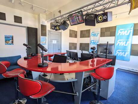 Com' les pros - Visite des studios de Radio FMR