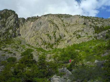 Voie d'escalade du Passet (grande falaise)