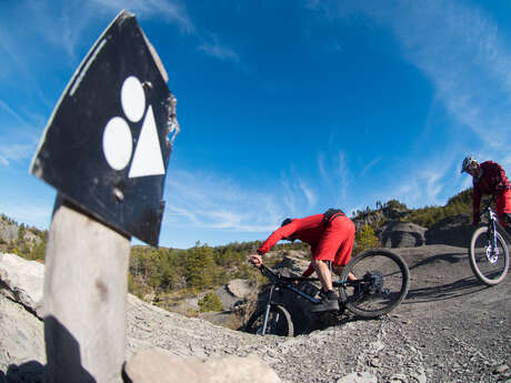 Séjour VTT Le Fameux, des terres noires aux terres grises !