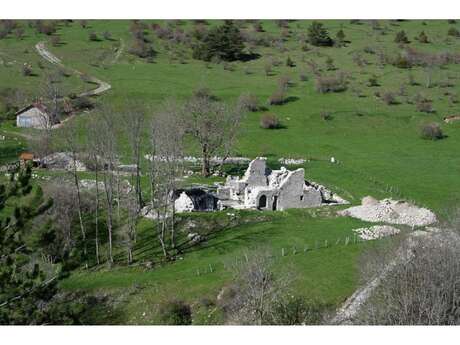 Vestiges de l'abbaye de Clausonne