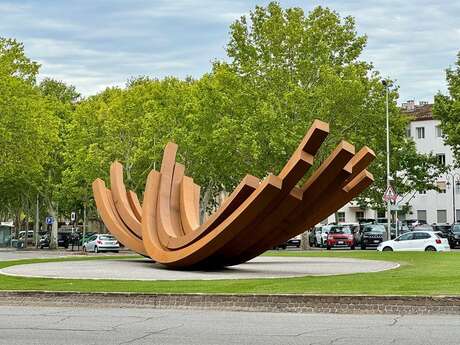 Place Lamartine - Sculpture monumentale de Bernar Venet