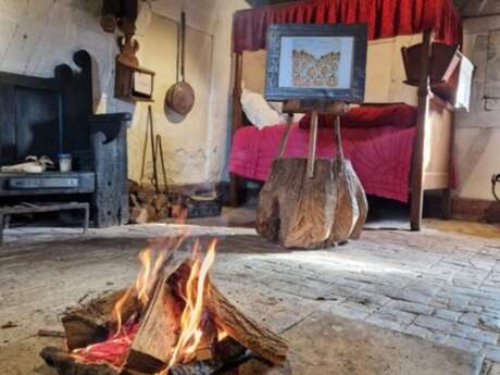 Easter tales by the fire 3-6 years