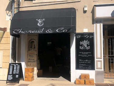 Sarl Chevreuil And Co