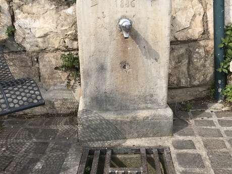 Fontaine quai Amiral Ponchardier