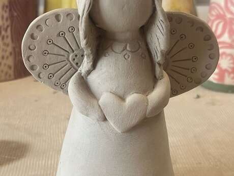 Atelier modelage : anges et lutins pour un noël scintillant