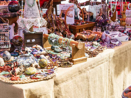 Belle Dimanche market