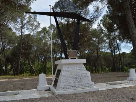 Mémorial de la division aéroportée "Rugby Force"