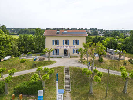 Lock keeper's house