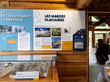 Centre d'accueil du Parc national des Ecrins -  Pré de Mme Carle