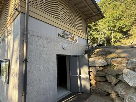 Toilettes publiques - Chalet Mont-Blanc Parc Aventure