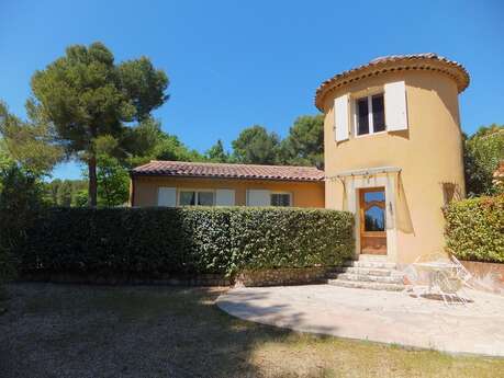 Le Clos Des Oliviers et la Tour