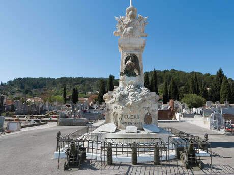 Le monument aux Morts du cimetière