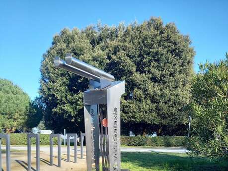 Station de réparation et de gonflage pour vélo