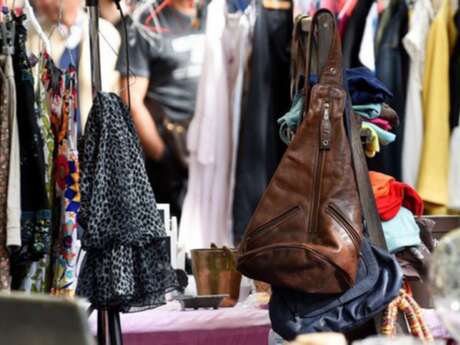 Vide-greniers - Places comtales