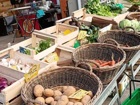 Marché hebdomadaire de St Jean du Pin