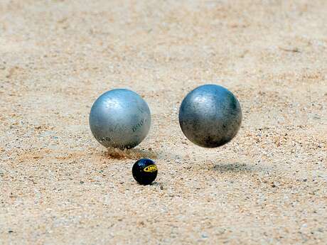 Concours de pétanque