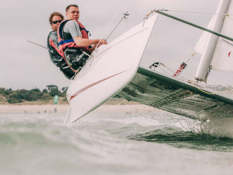 Location de catamaran/planche à voile/funboard/kayak par Île de Ré Voile à La Couarde