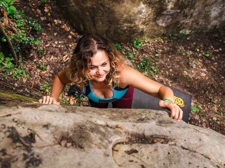 Les Grès d'Annot bouldering climbing site