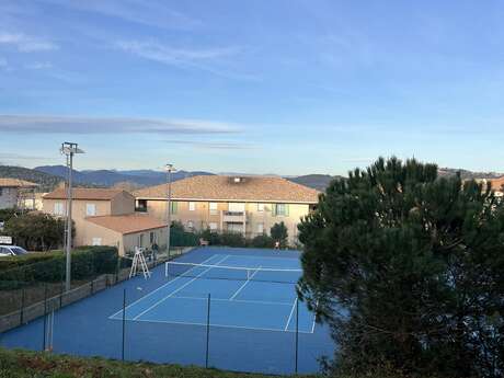 Tennis Club