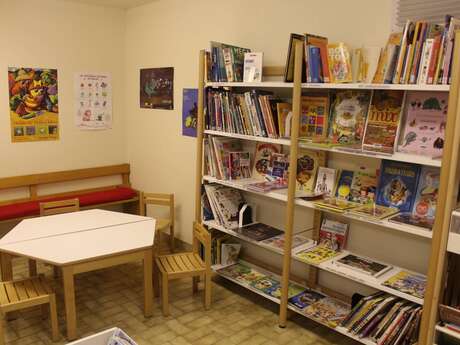 Library of Champanges