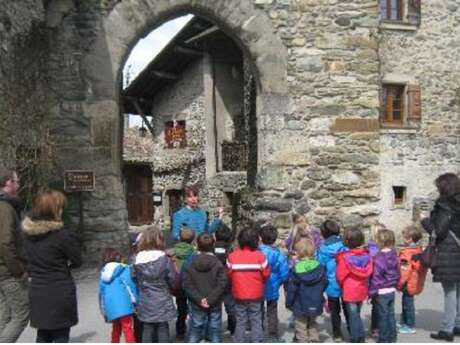 Visite guidée pédagogique : Yvoire à rebrousse-temps