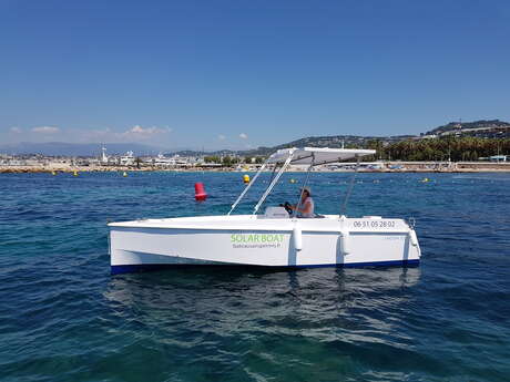 Location de bateau sans permis - Matinée 3h avec Solar Boat