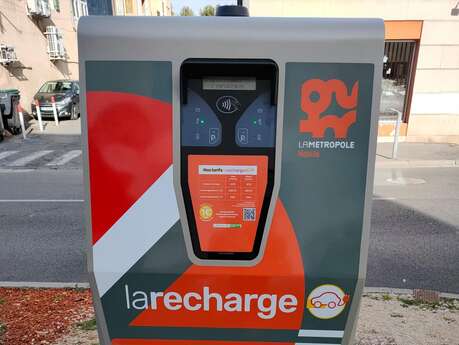 Borne de recharge électrique Les Paluds