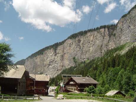 Randonnée accompagnée (groupes) : Sur les traces des ardoisières de Morzine