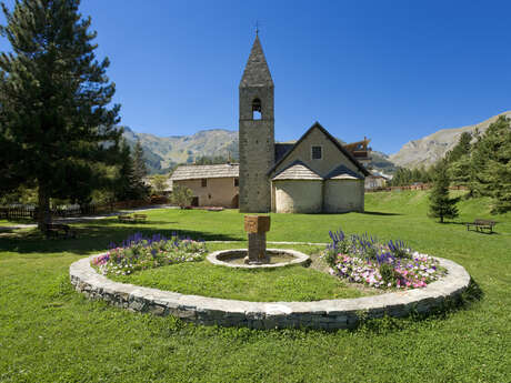 Tour of the Saint Erige Chapel
