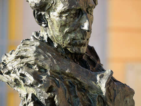 Bust de Jean Cocteau
