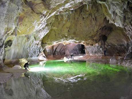 Concert with "RONYA" at the Lombrives cave
