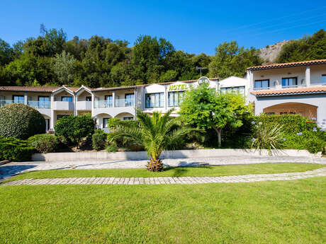 B&B Hôtel - Villeneuve-Loubet Village