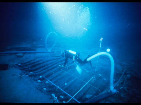 L'archéologie maritime de l'islam en Méditerranée occidentale (France) : les épaves racontent l'histoire, contacts économiques et culturels entre Méditerranée et monde franc au début du Moyen-Âge