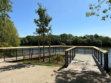 Yoga méditatif sur les berges du Mesnil-le-Roi
