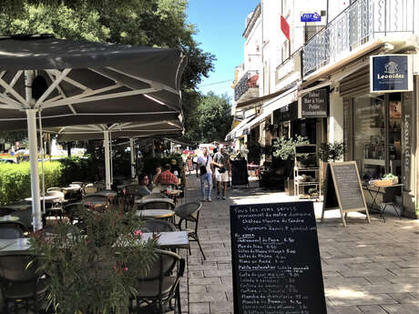 Le Sanglier Bar A Vins - Bureau de tabac