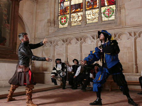 Monument in (top) form - Artistic fencing