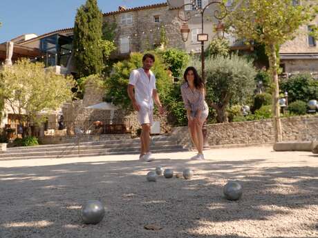 Pétanque sur la Place des Patriotes