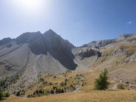 Tour de la Pierre Eclatée