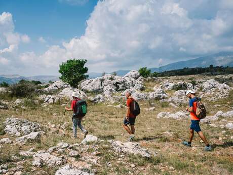 Randonner en itinérance à travers le parc des Préalpes d'Azur