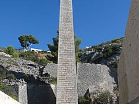 Cheminée de l'usine à fer
