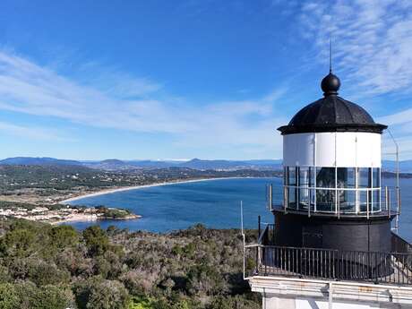From the beach of Bonne terrasse to the top of the Camarat lighthouse" hike