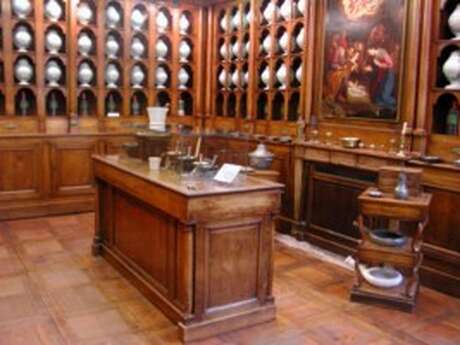 Les musées de l'Hôtel Dieu Les musées de l'Hôtel Dieu