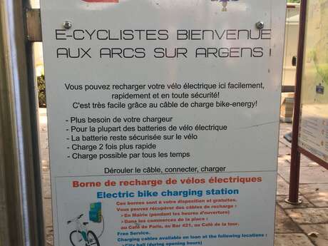 Borne de recharge pour 2 roues électriques