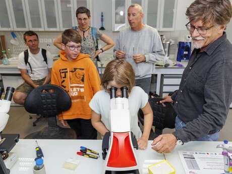 Atelier scientifique : le sang des glaciers...enquête en cours
