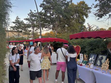 Creators' night market